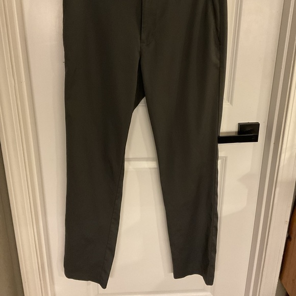 Grand Slam - Flat Front Stretch Dress Pants - Gray - Men’s Size 32x32 - Picture 2 of 10
